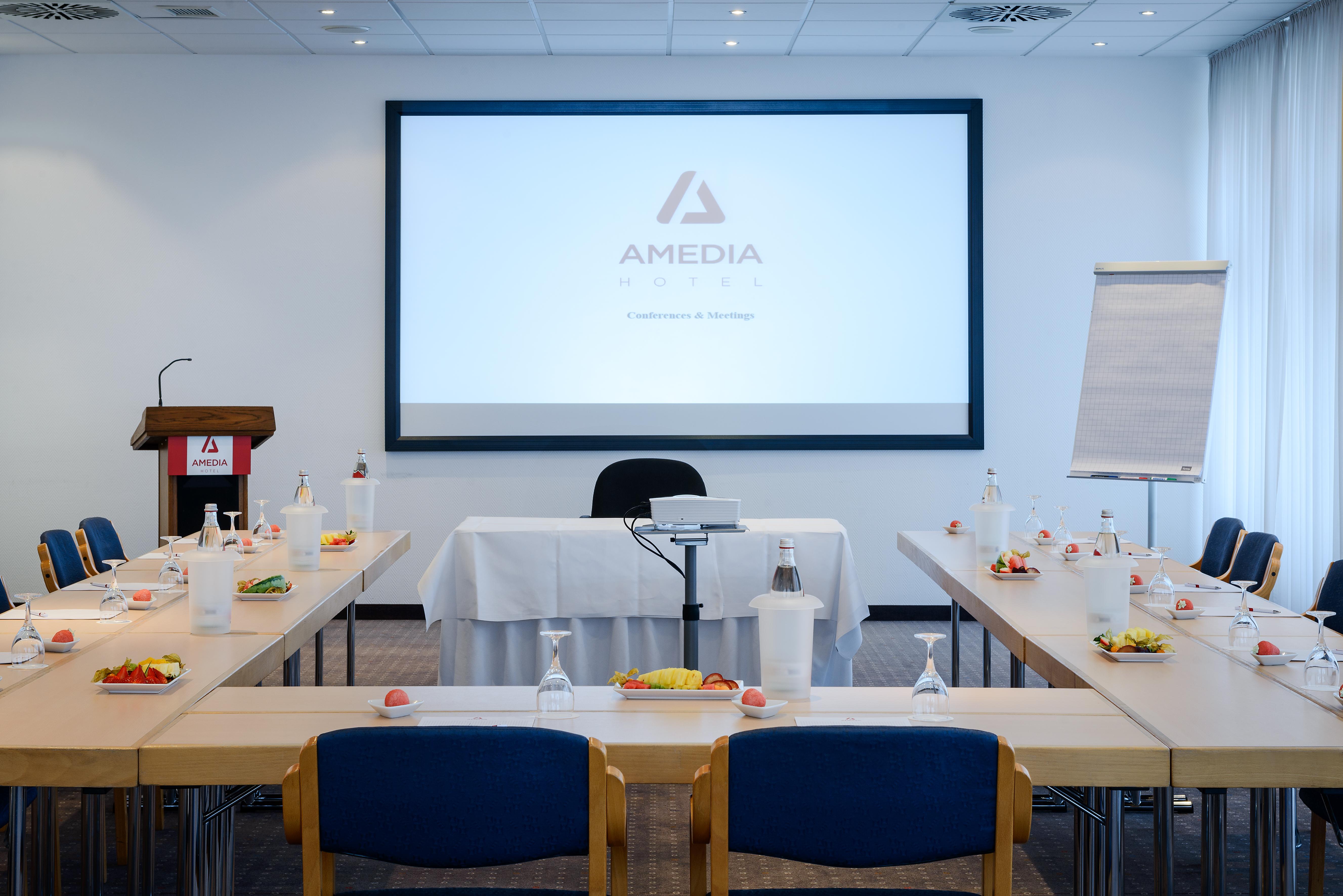 Amedia Elbpromenade Hotel Dresden